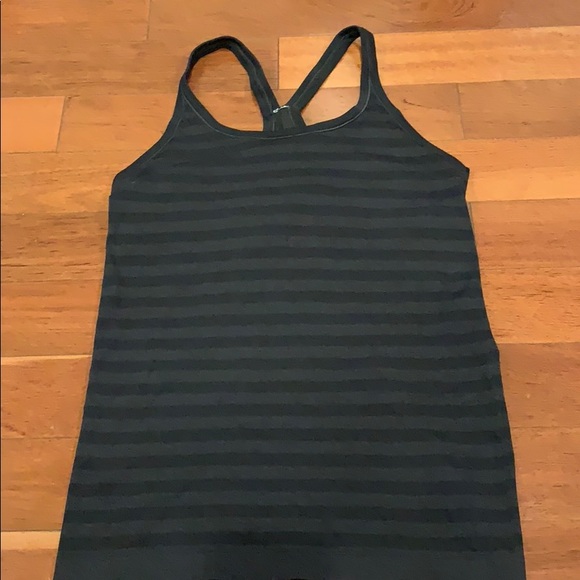 lululemon black Racerback with built in bra - Picture 1 of 3